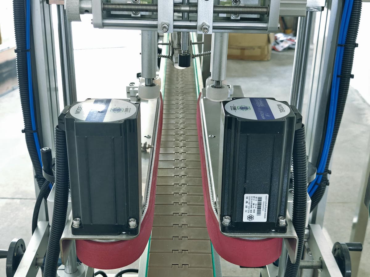 全自动四轮旋盖机+振动盘上盖
